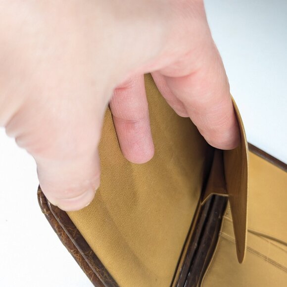 Antique English leather travel wallet, calling card case, passport sleeve - Picture 11 of 12